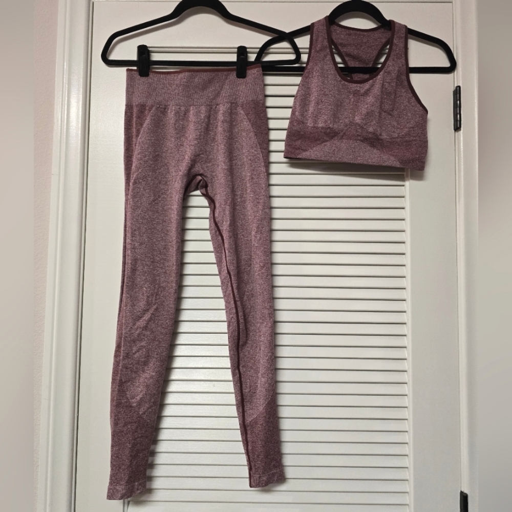 Redish Purple & White Workout Athletic Leggings & Sports Bra Two-Piece Set